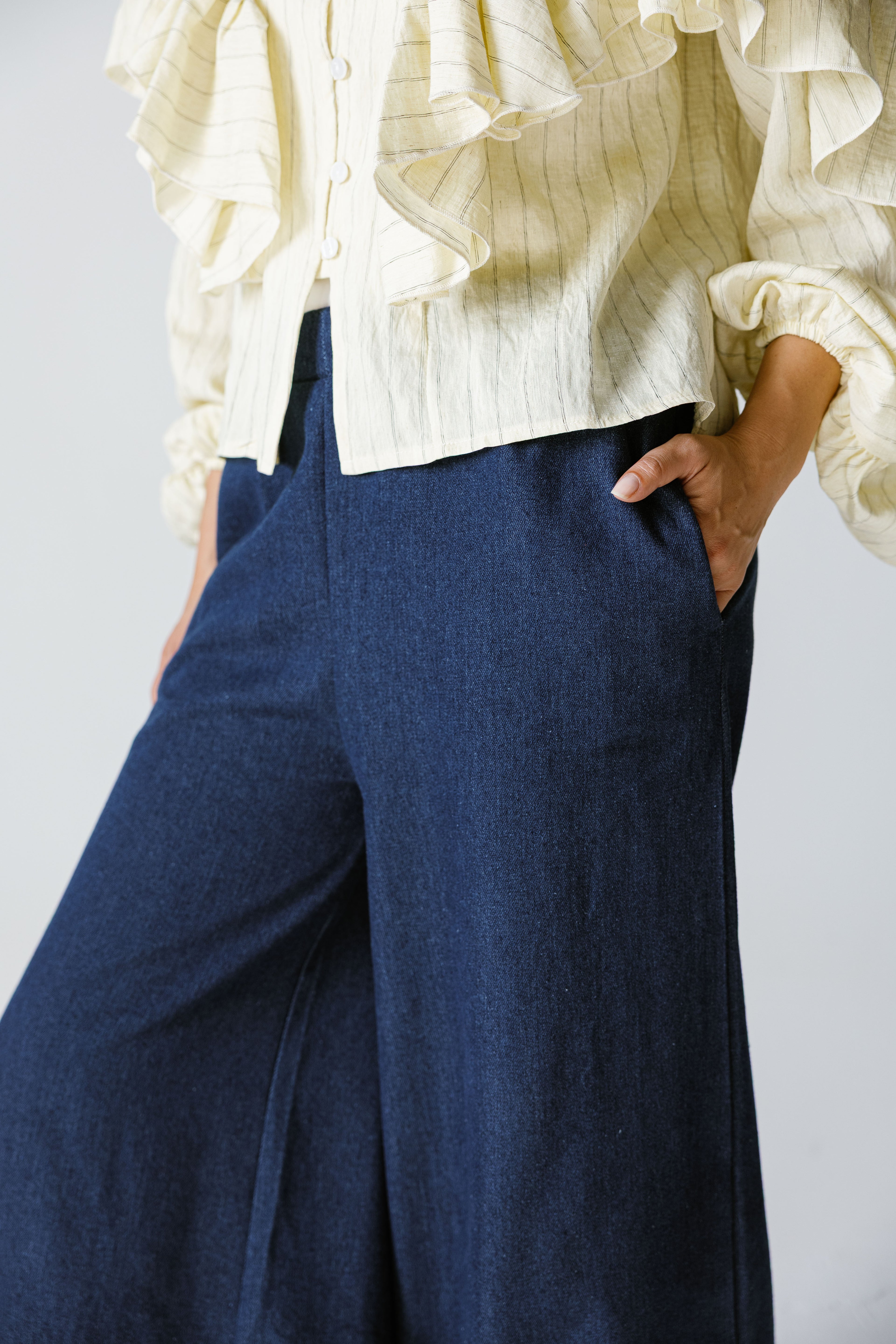 Leena pants in dark blue