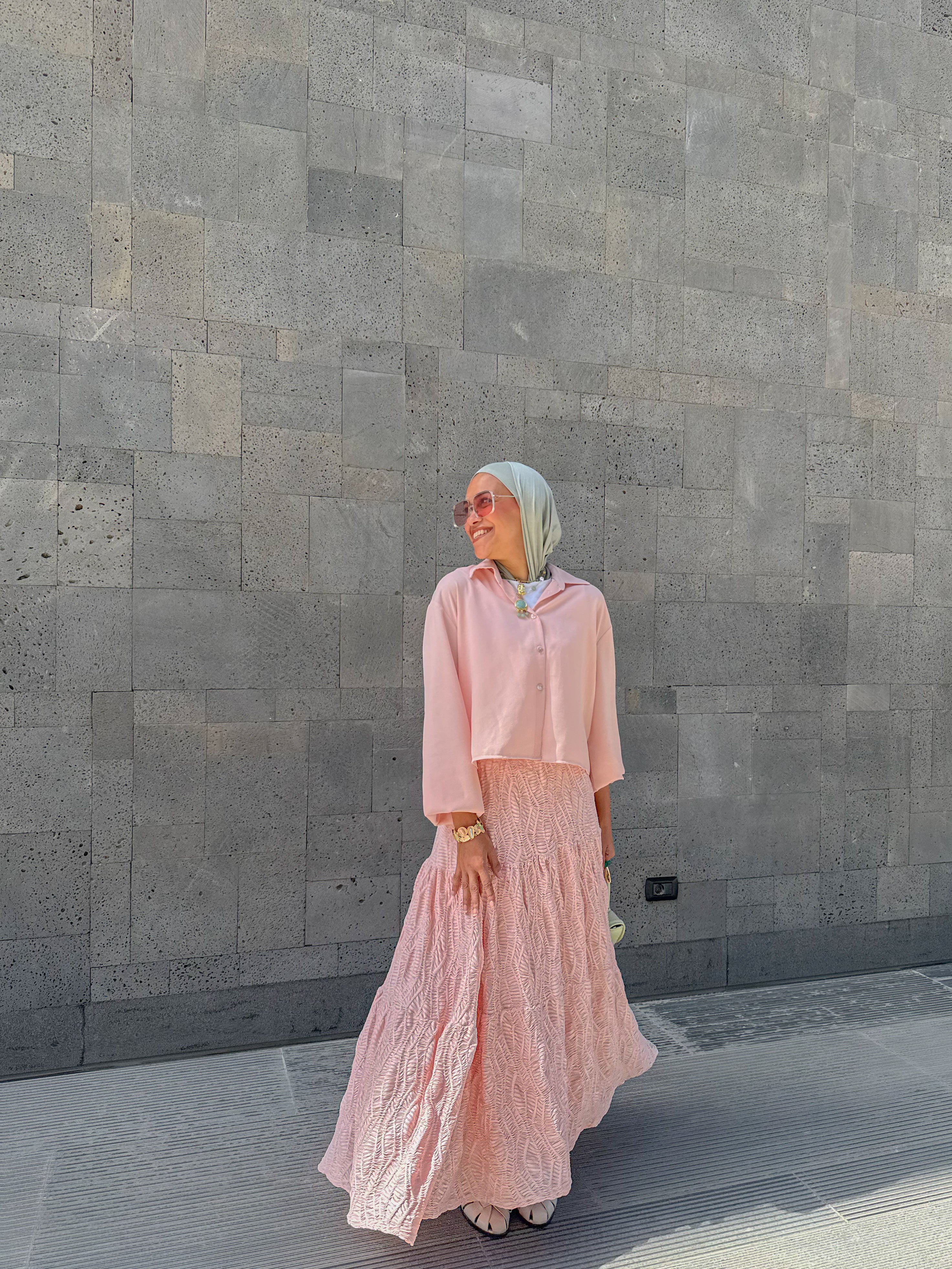 Breeze in powder pink Secondary image