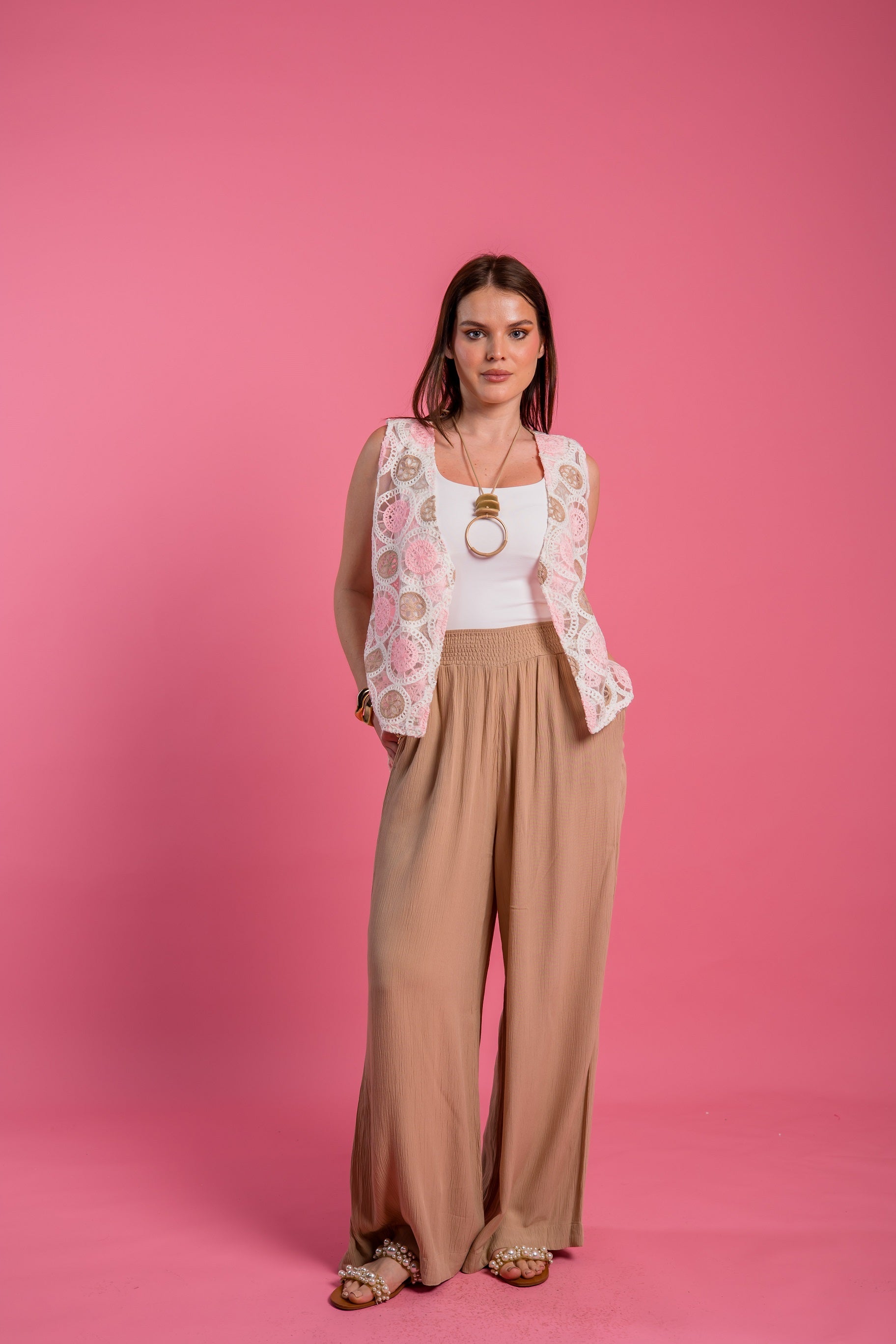 Vanity vest in pink Secondary image