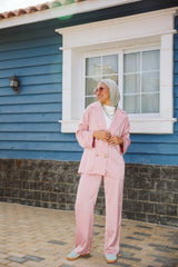 Pearl set in powder pink
