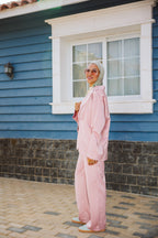 Pearl set in powder pink