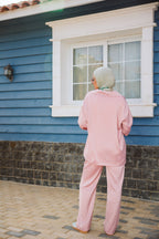 Pearl set in powder pink