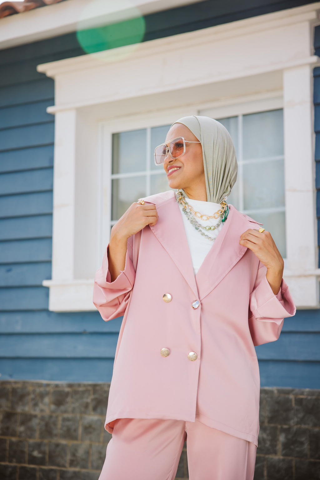 Pearl set in powder pink