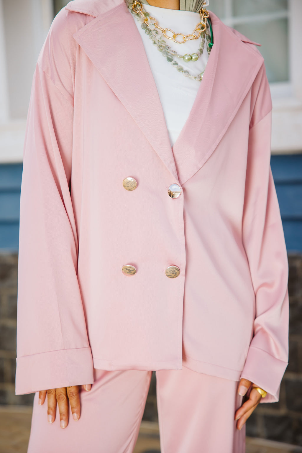 Pearl set in powder pink