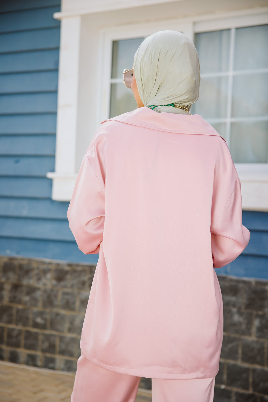 Pearl set in powder pink