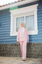 Pearl set in powder pink