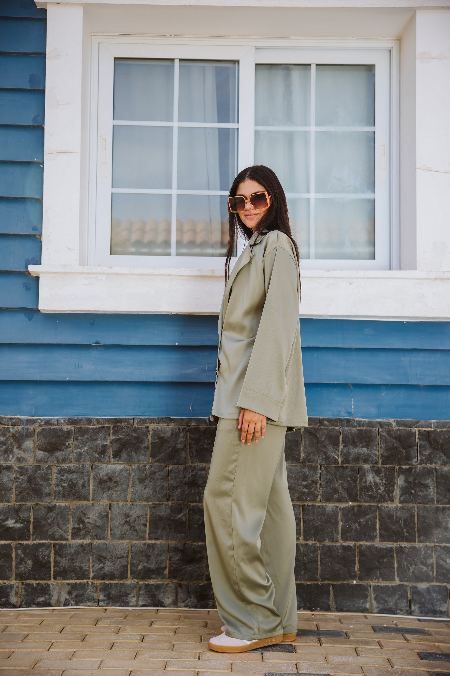 Pearl set in sage