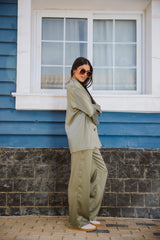 Pearl set in sage