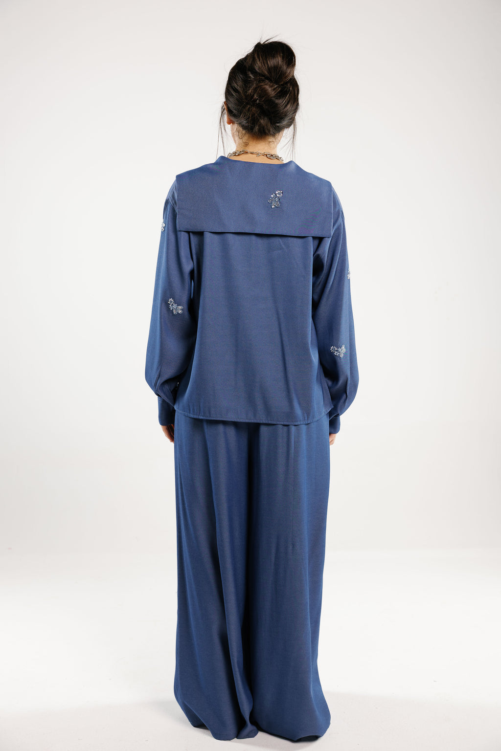Shore set in dark blue