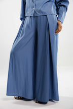 Airy pants in light blue