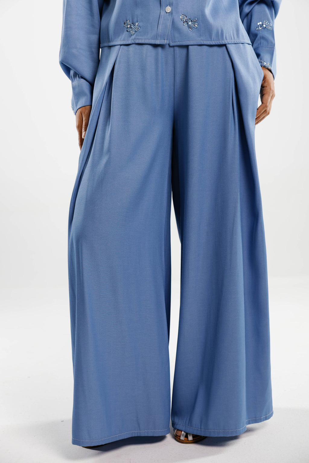 Airy pants in light blue