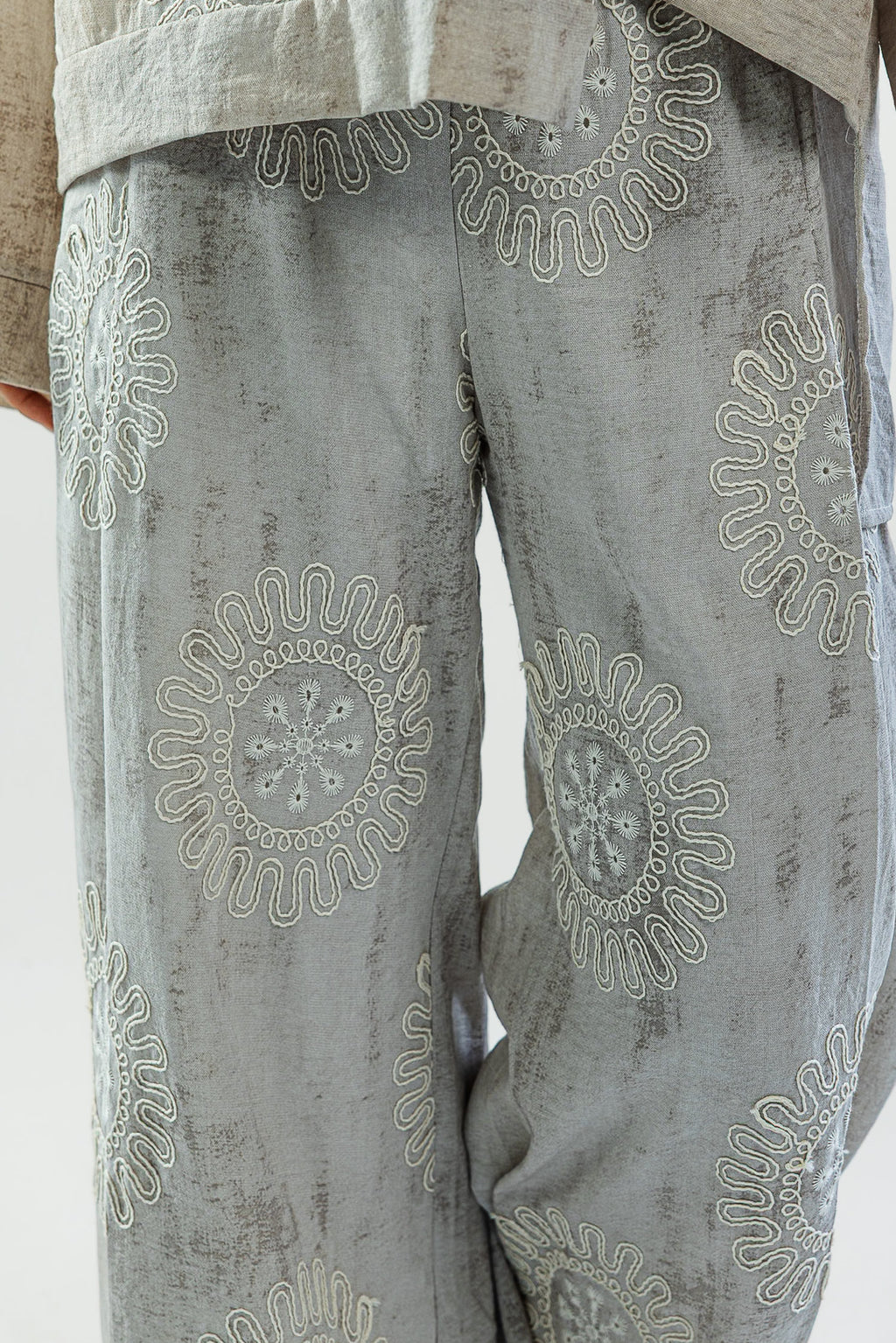 Azalea set in grey