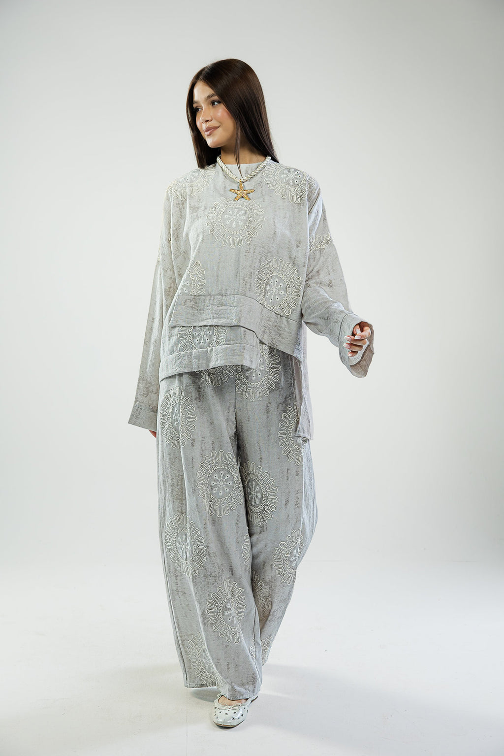 Azalea set in grey