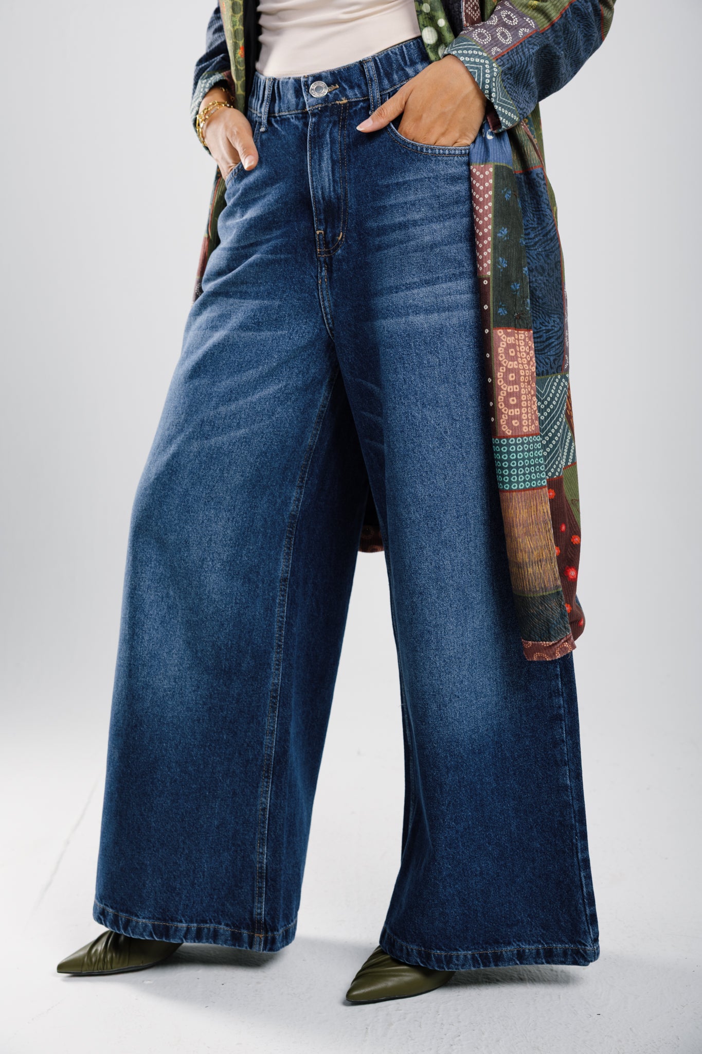 Hero denim in medium blue Secondary image