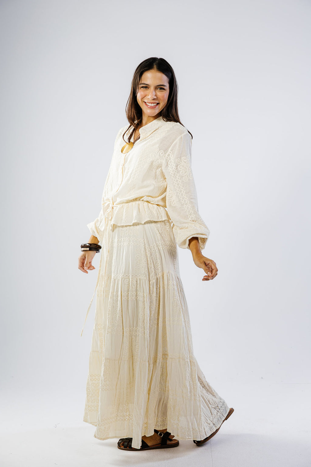 Swan set in cream