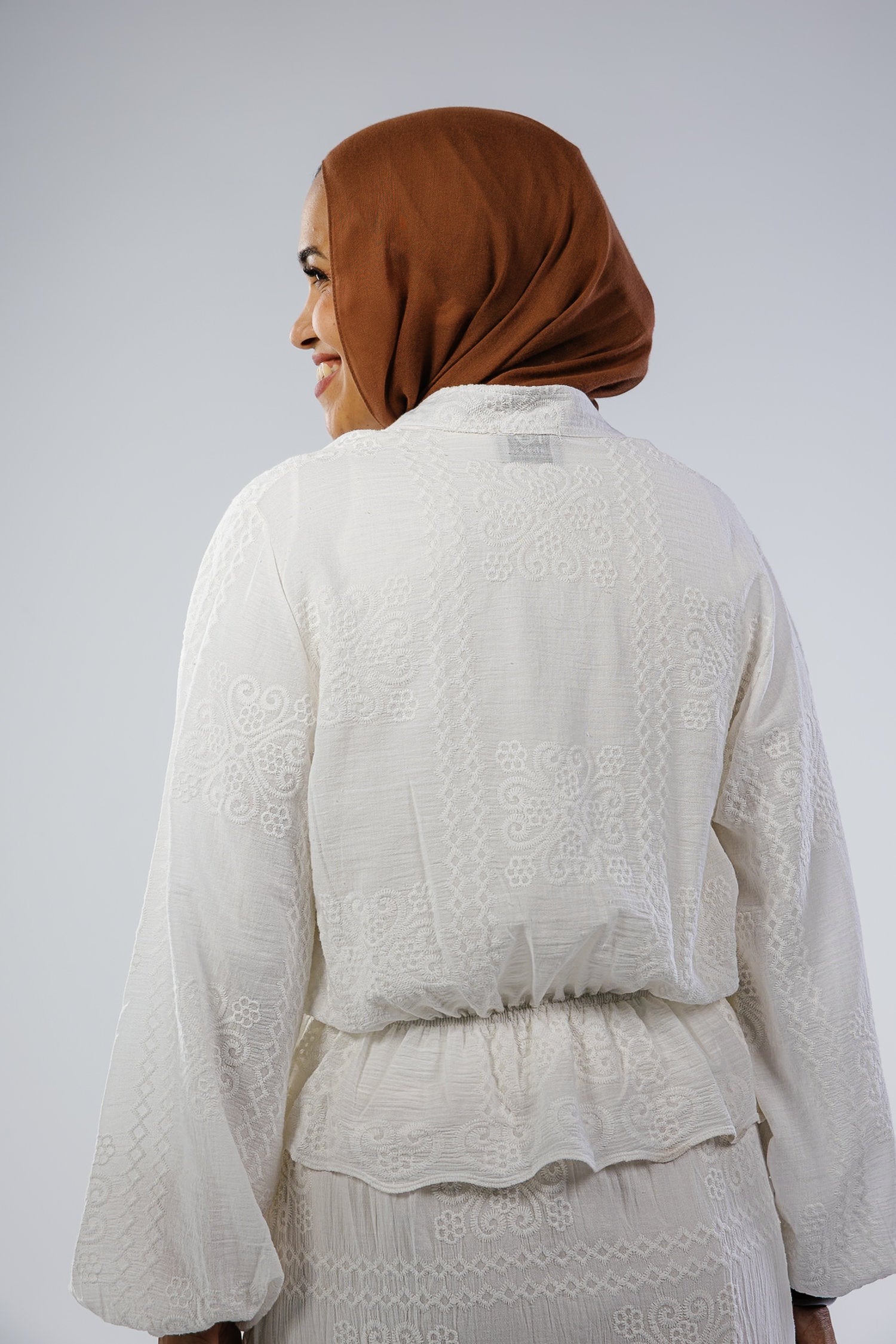 Swan set in white