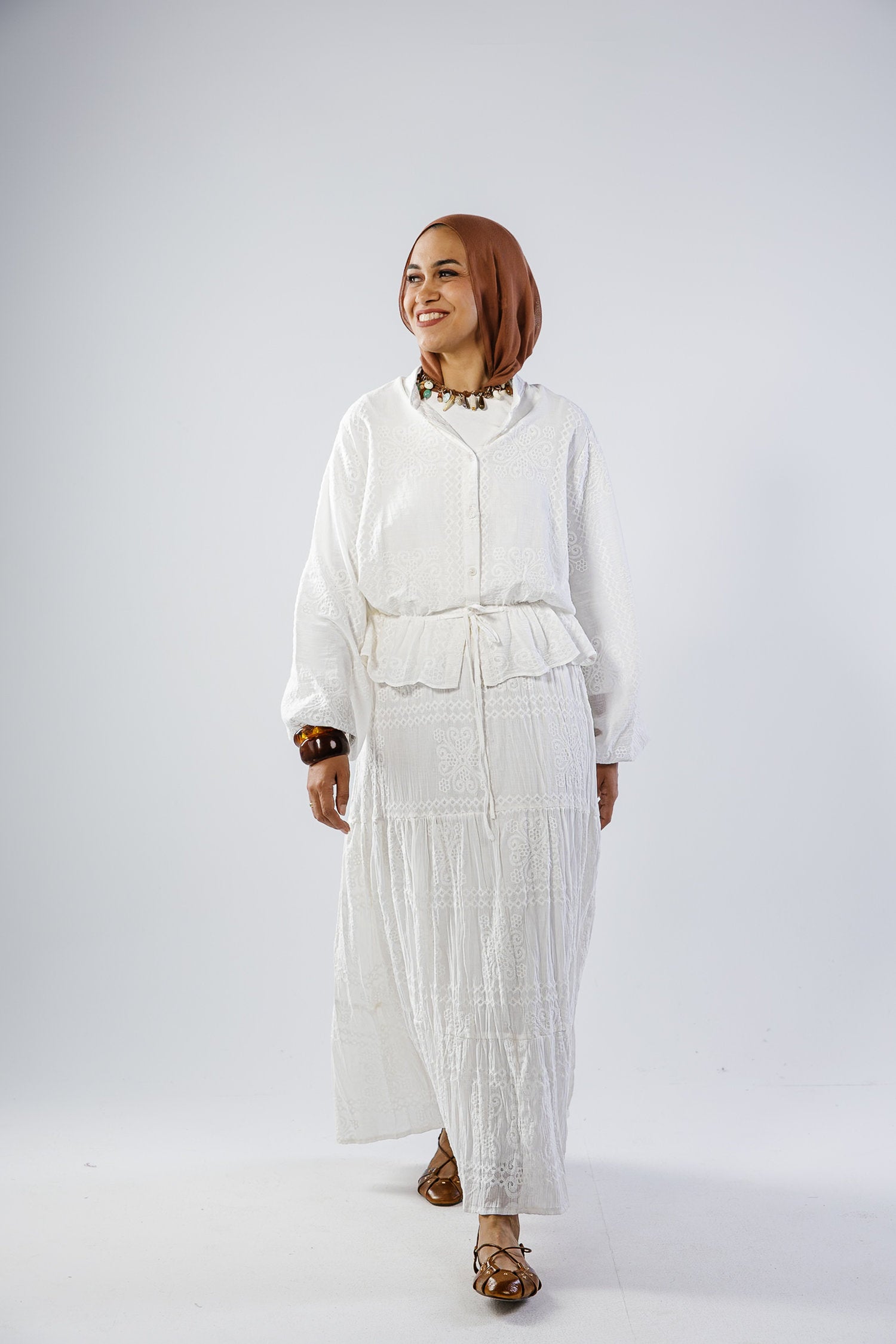 Swan set in white