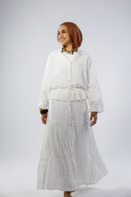Swan set in white