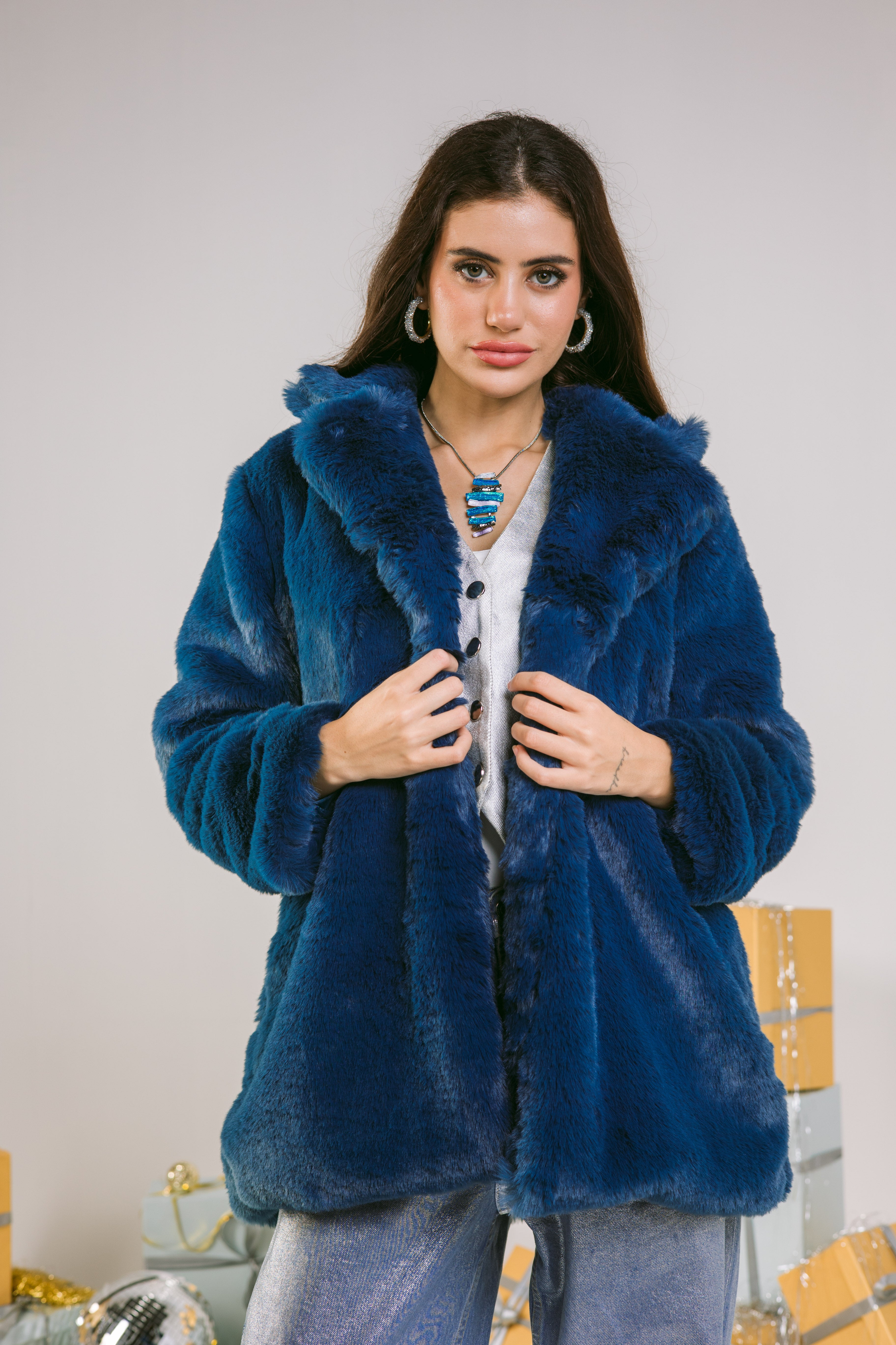 Divine jacket Secondary image