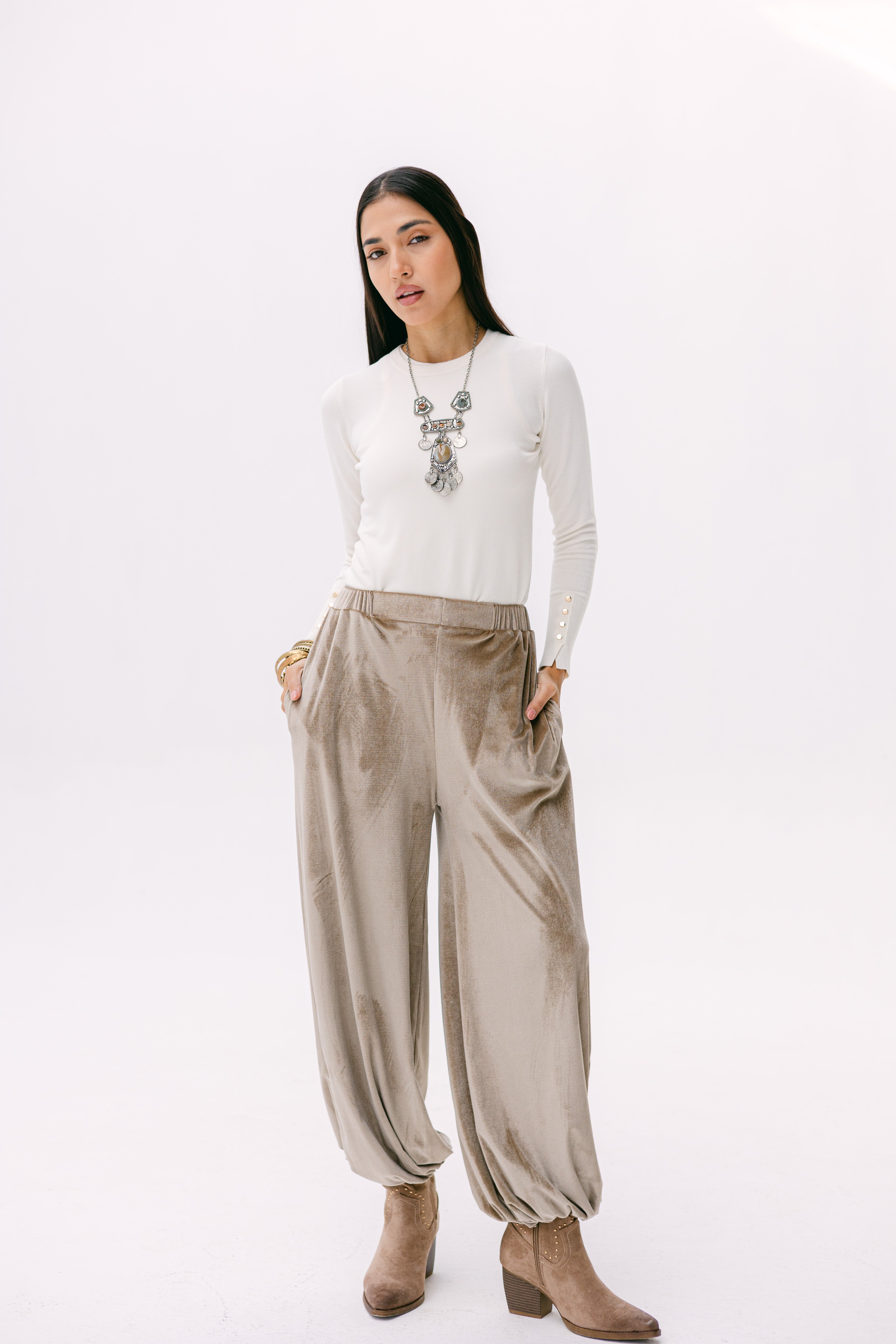Theqa balloon pants in beige