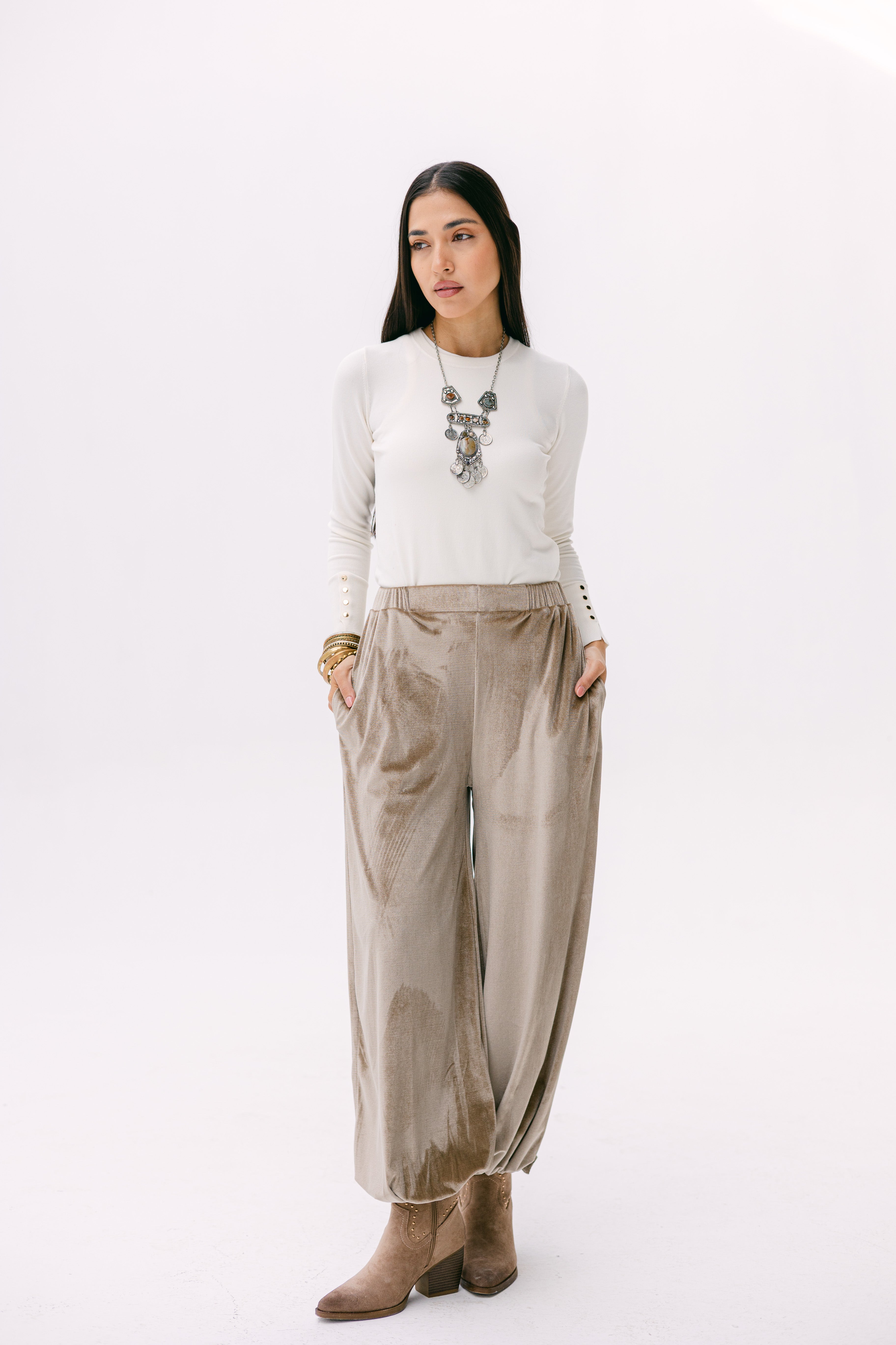 Theqa balloon pants in beige