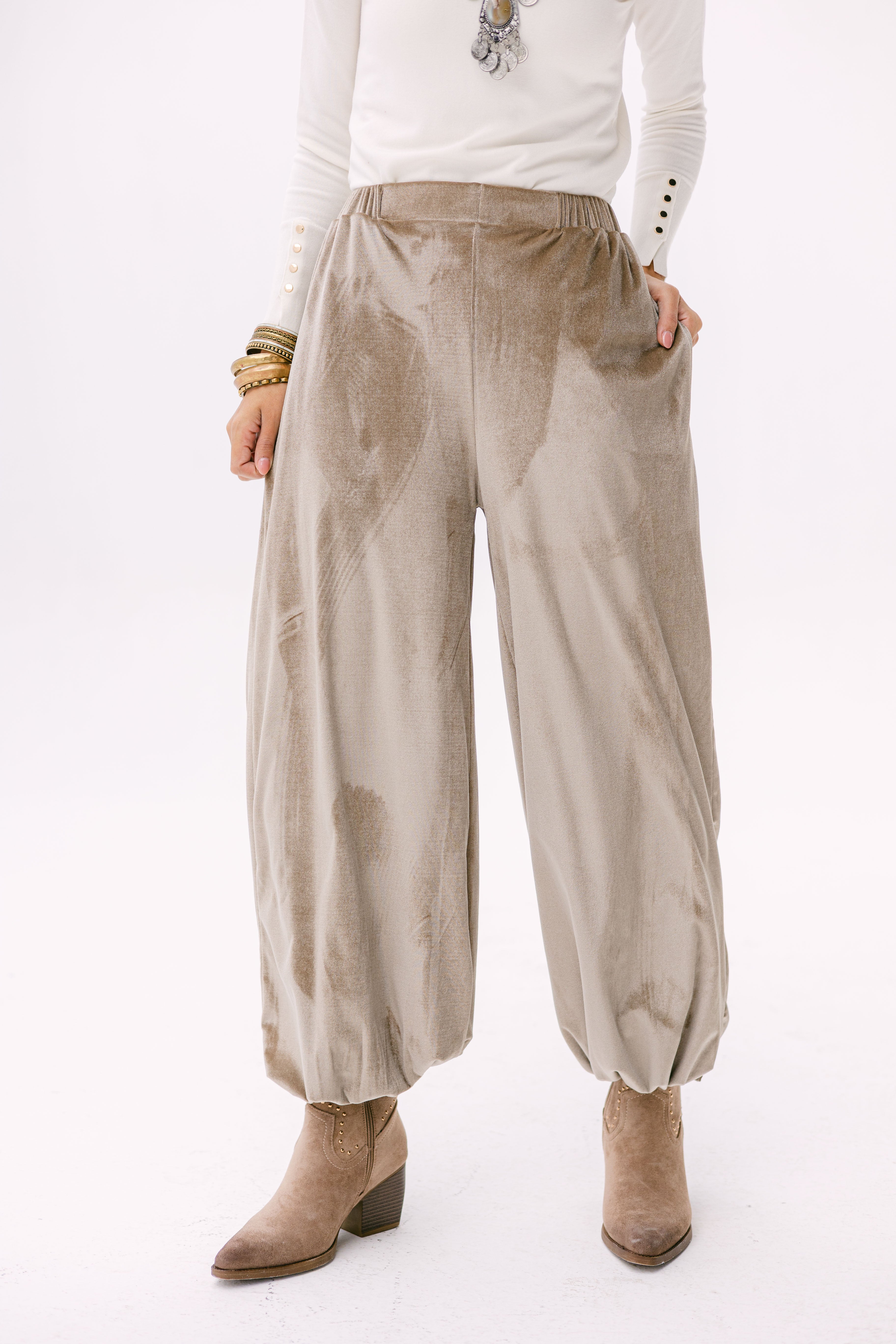 Theqa balloon pants in beige