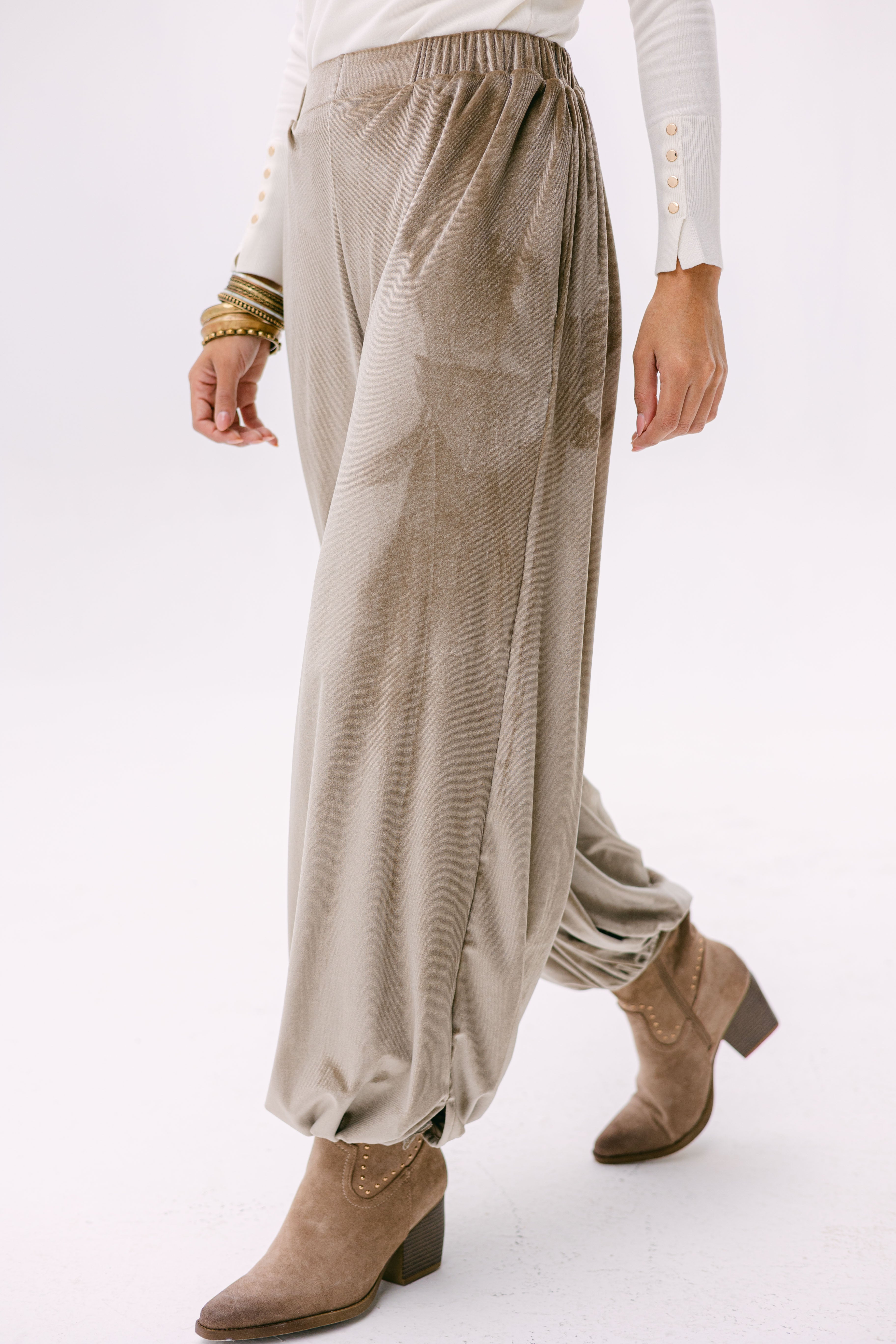 Theqa balloon pants in beige