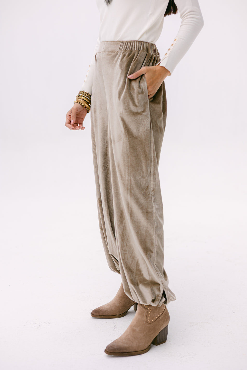 Theqa balloon pants in beige
