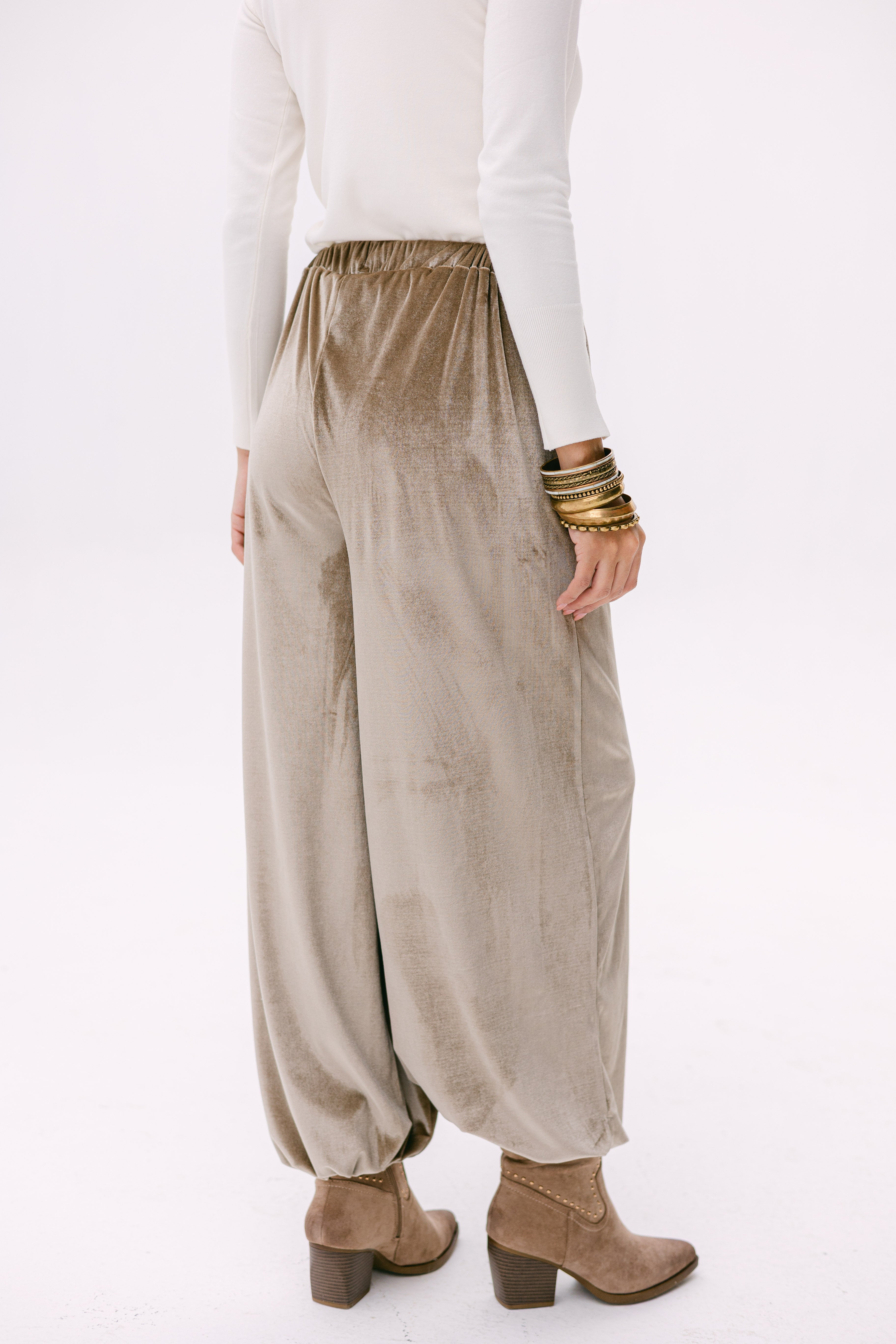 Theqa balloon pants in beige