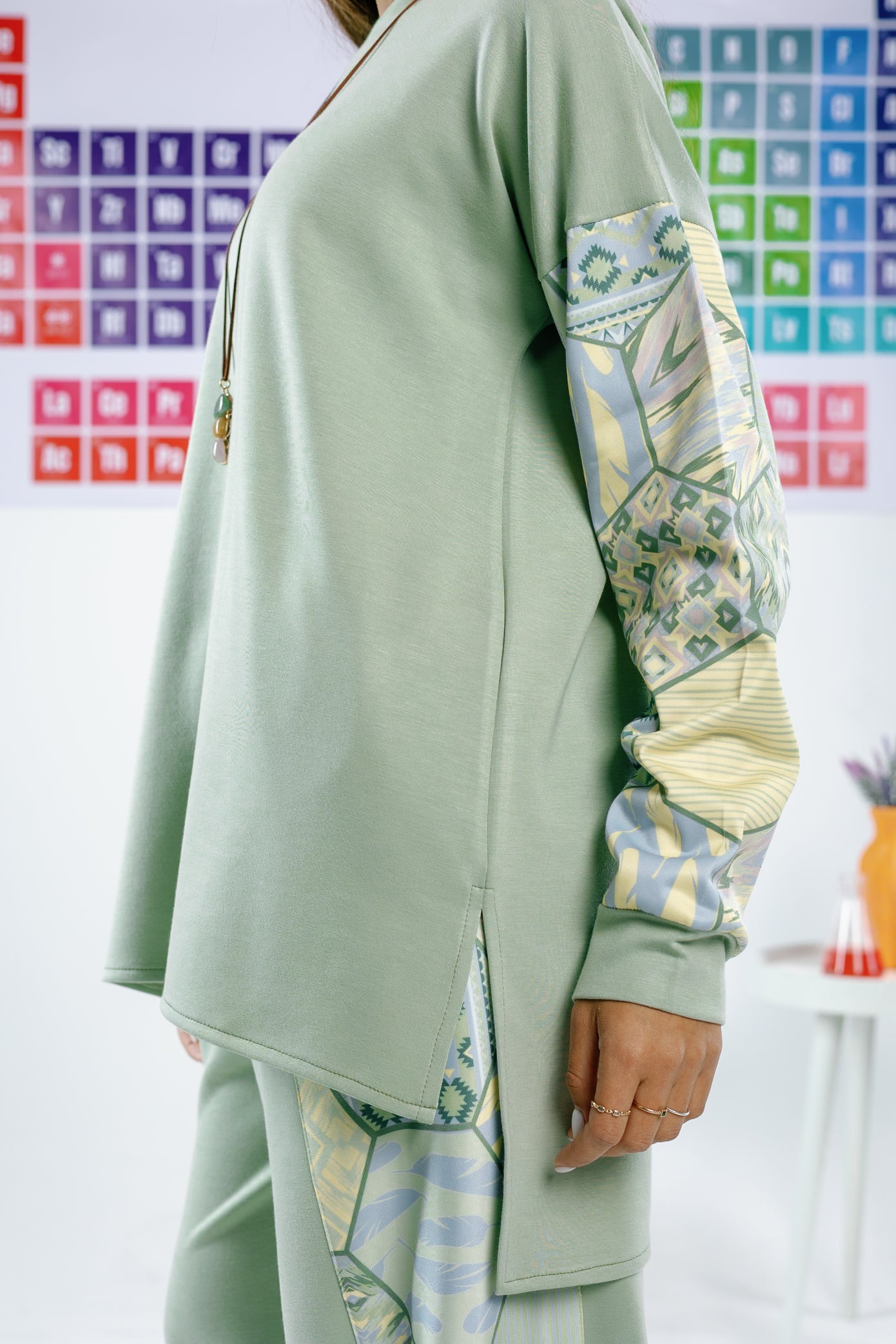 Flame set in mint